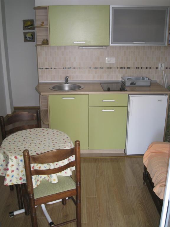 Apartmani Famelja Jovanovic Sveti Stefan Room photo