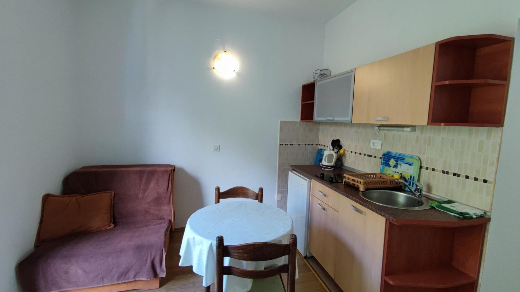 Apartmani Famelja Jovanovic Sveti Stefan Room photo