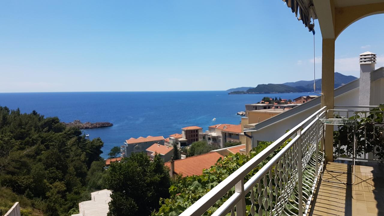 Apartmani Famelja Jovanovic Sveti Stefan Exterior photo